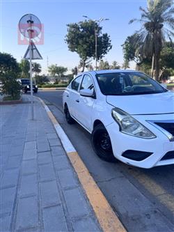 نيسان فيرسا